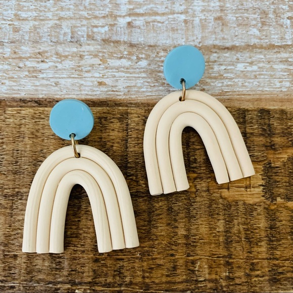 Earrings - Picture 1 of 1